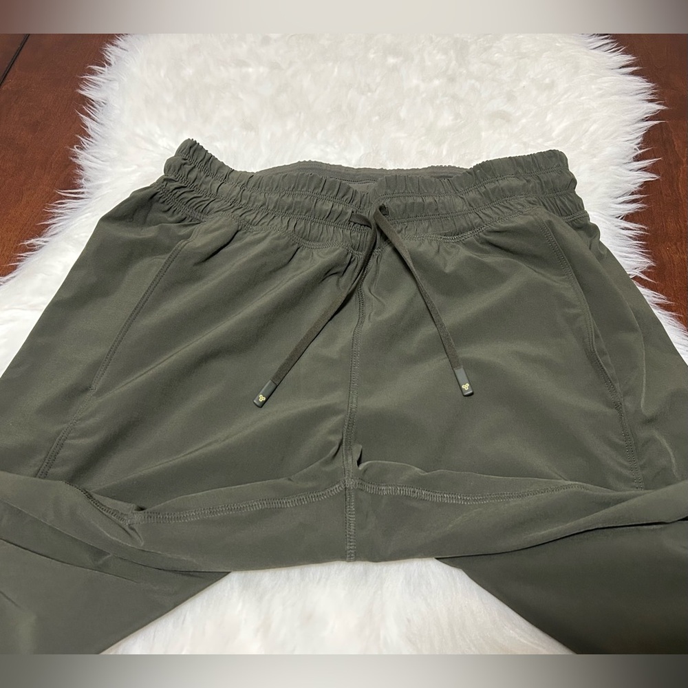 Aritzia Size S Golden MoveTech Brisk Pants Track Lined Dark Olive Green - Picture 7 of 16